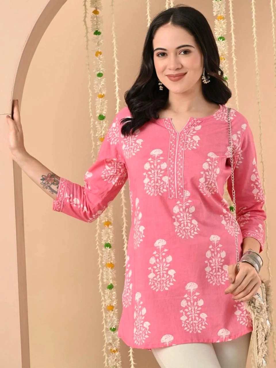 DORIYA Printed Viscose Rayon Straight Kurta for Women (Pink)1